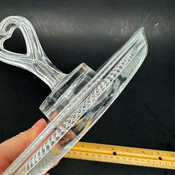 Vtg Round Small Clear Glass Dish Candy Trinket Heart Center Handle Textured READ - Picture 7 of 10